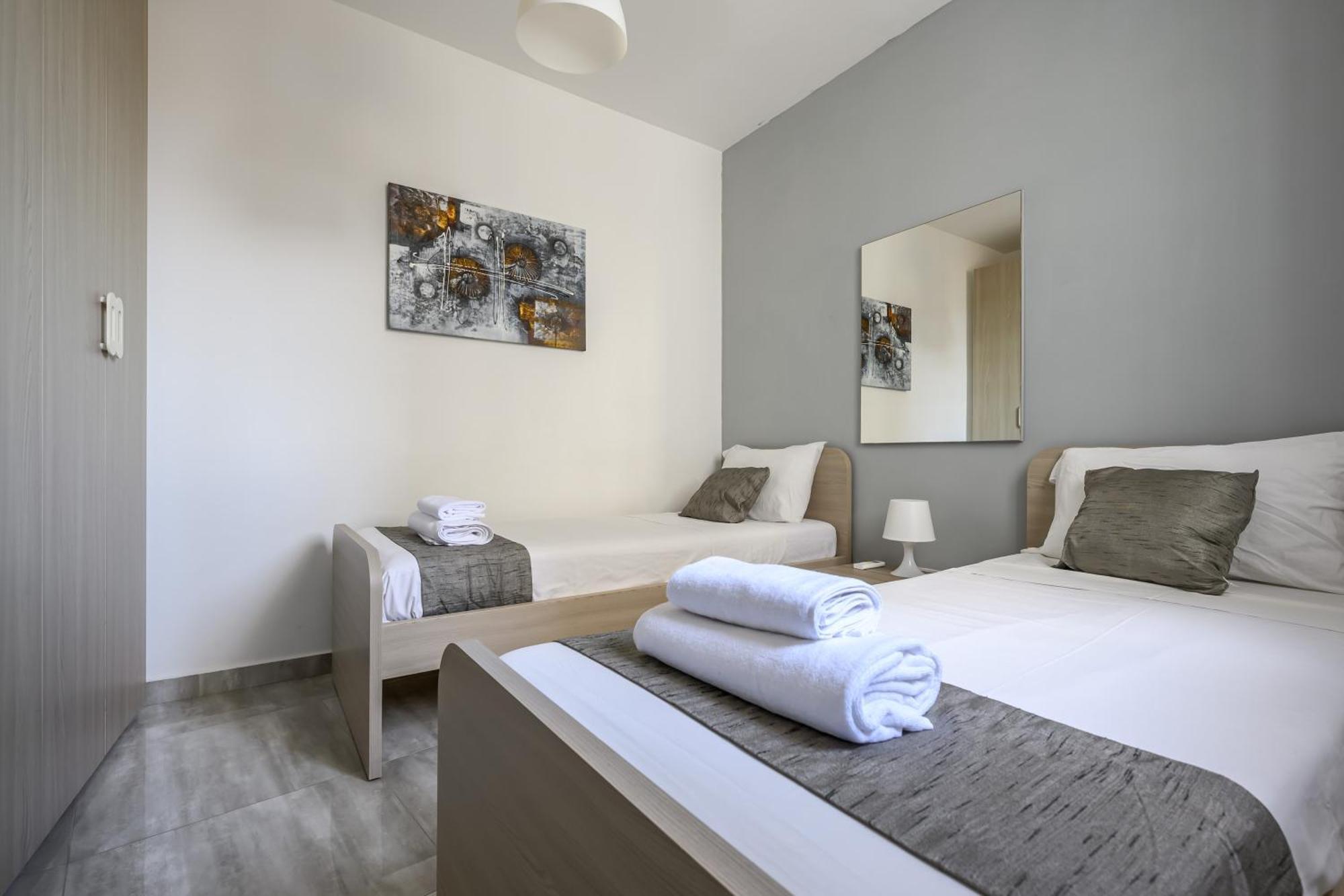 F11 Room 2, Private Room Two Single Beds Shared Bathroom In Shared Flat Msida Zewnętrze zdjęcie