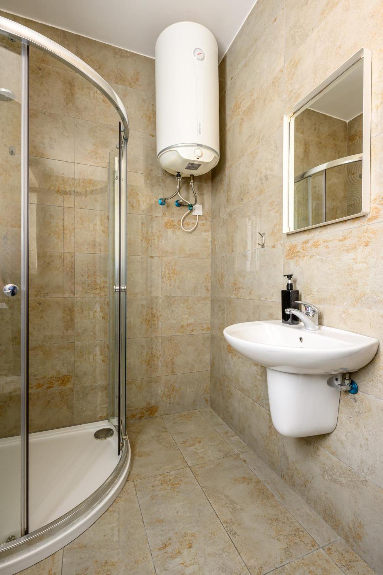 F11 Room 2, Private Room Two Single Beds Shared Bathroom In Shared Flat Msida Zewnętrze zdjęcie