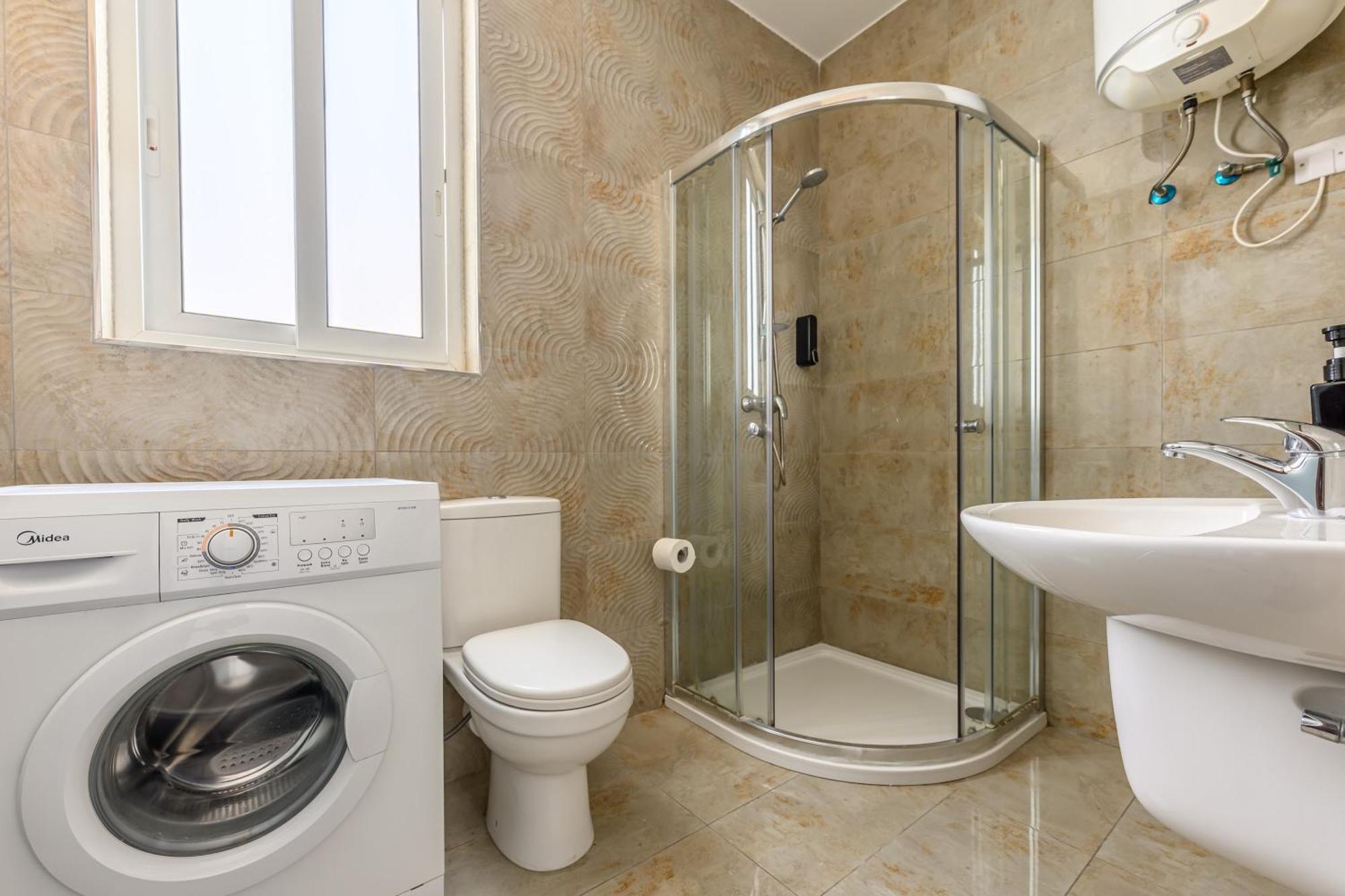 F11 Room 2, Private Room Two Single Beds Shared Bathroom In Shared Flat Msida Zewnętrze zdjęcie