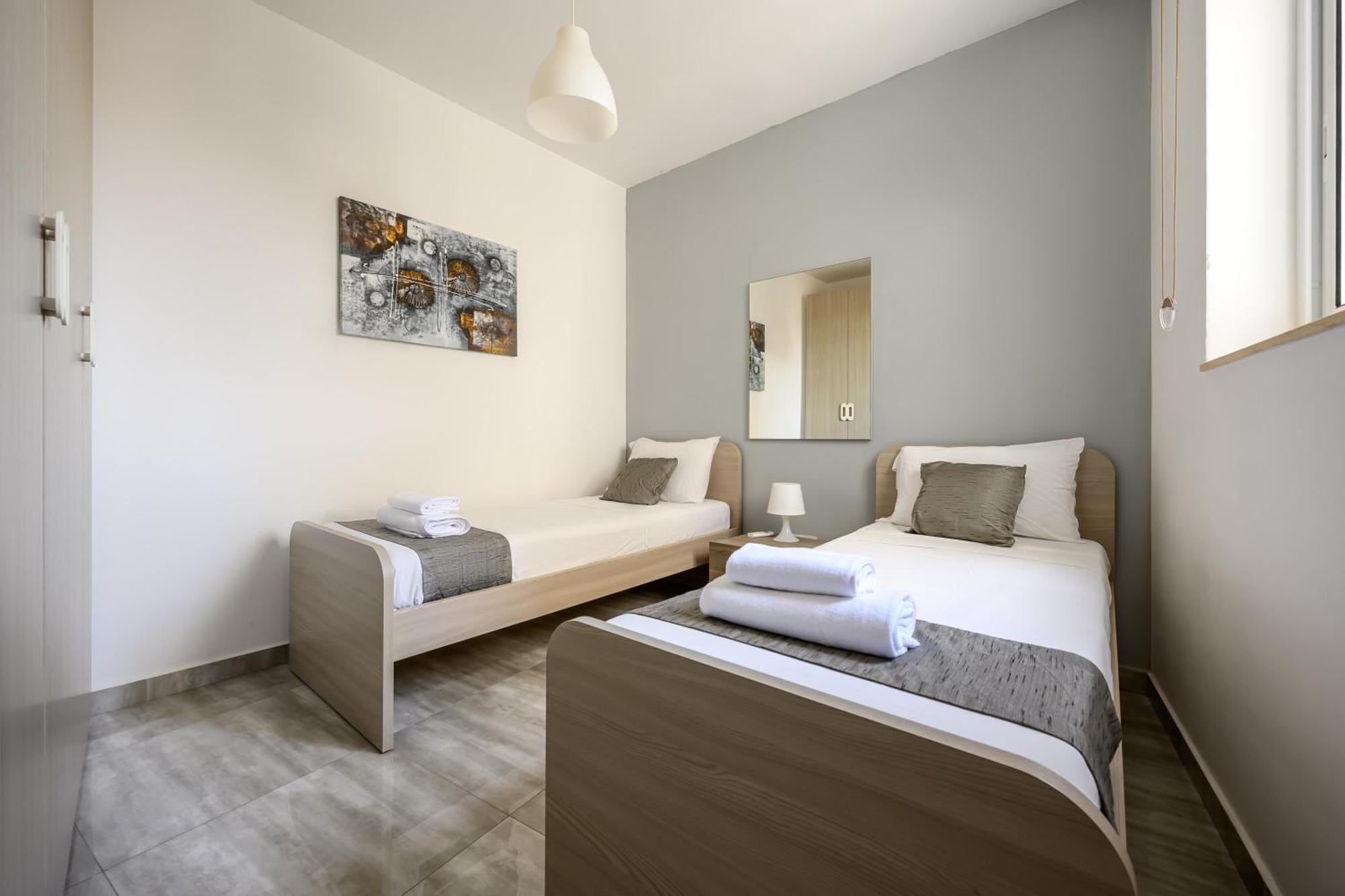 F11 Room 2, Private Room Two Single Beds Shared Bathroom In Shared Flat Msida Zewnętrze zdjęcie